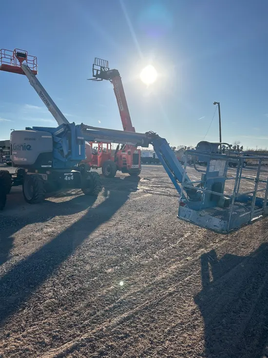 2016 Genie Z-62/40J Articulating Boom Lift