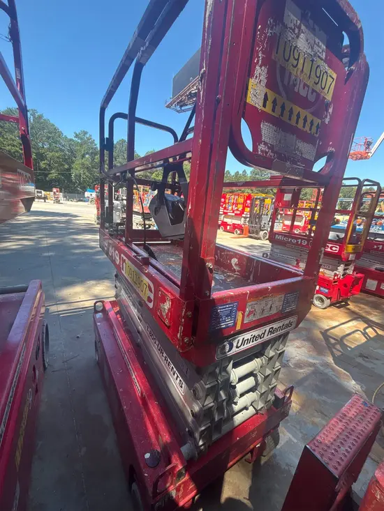 2019 MEC MICRO 19 Scissor Lift