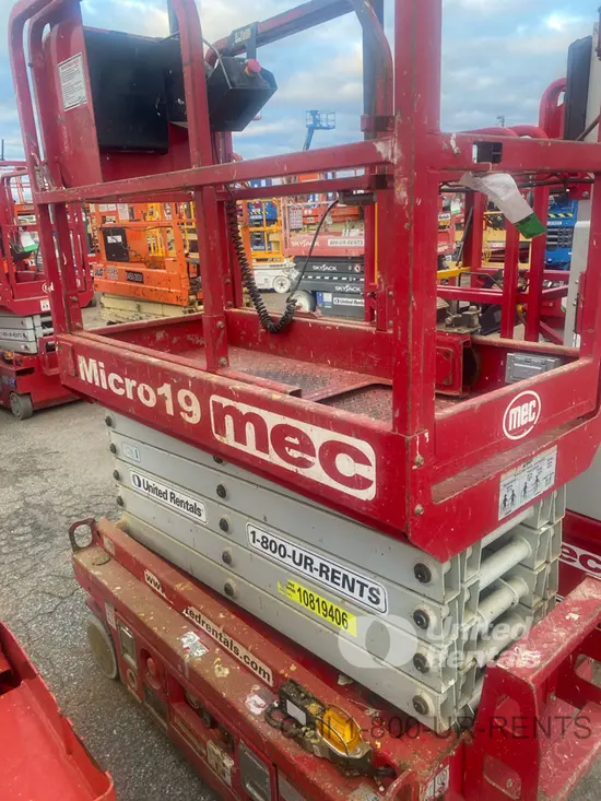 2018 MEC MICRO 19 Scissor Lift