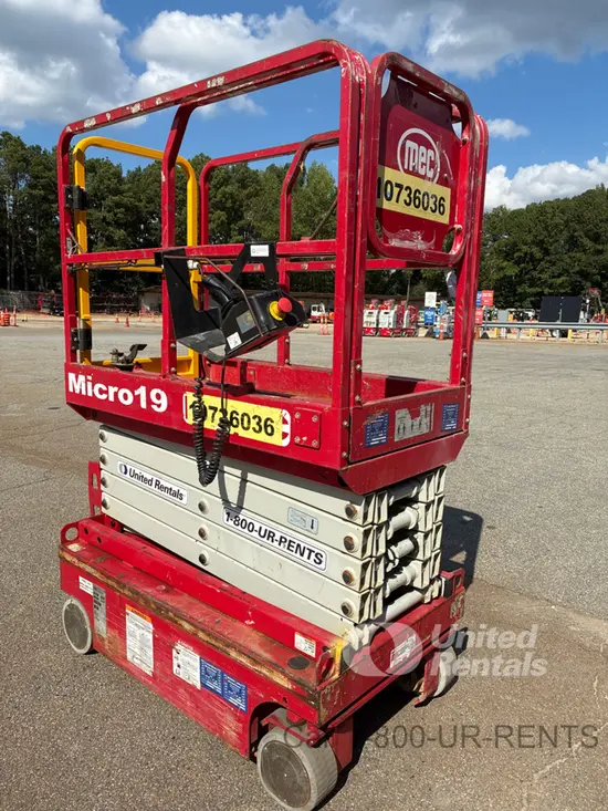 2018 MEC MICRO 19 Scissor Lift