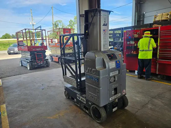 2018 JLG 20MVL Self-Propelled One-Person Lift