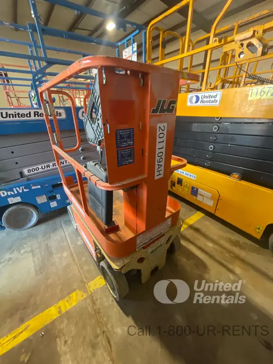 2017 JLG 1230ES Self-Propelled One-Person Lift