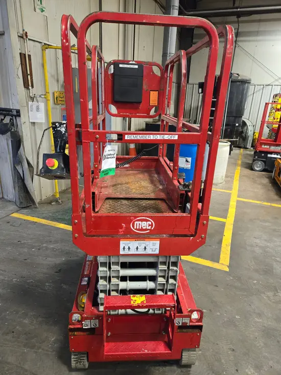 2019 MEC MICRO 19 Scissor Lift