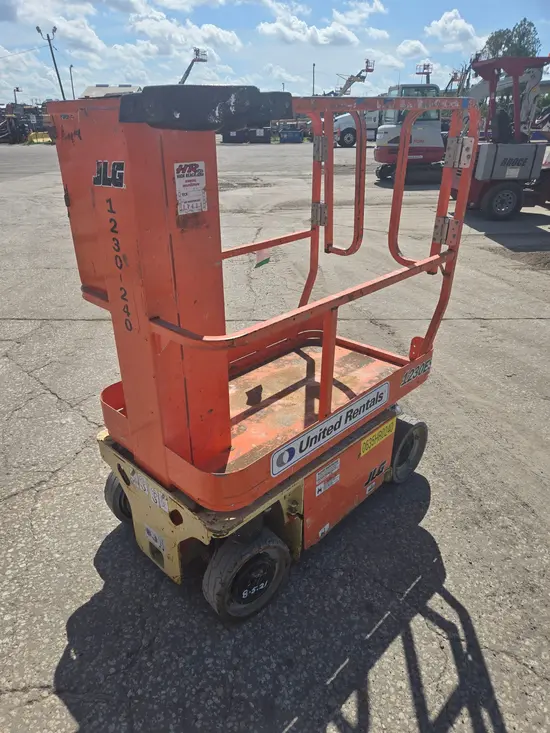 2018 JLG 1230ES Self-Propelled One-Person Lift