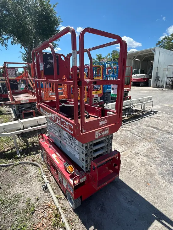2019 MEC MICRO 19 Scissor Lift