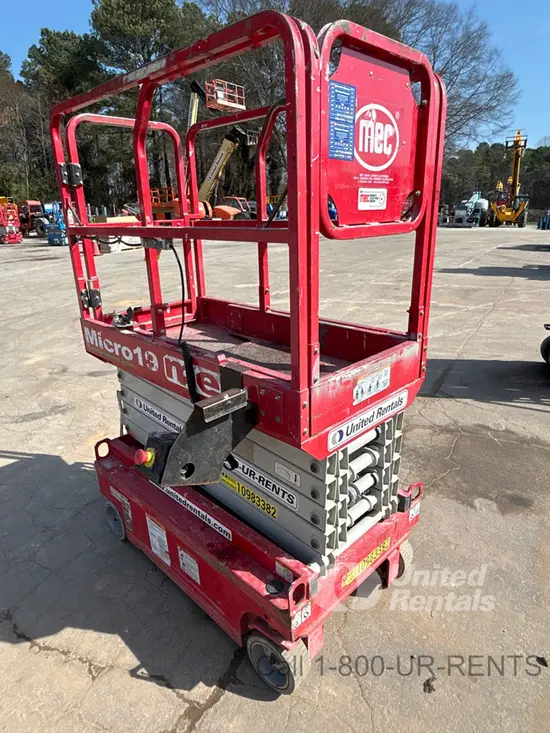 2019 MEC MICRO 19 Scissor Lift