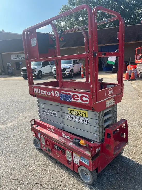 2019 MEC MICRO 19 Scissor Lift