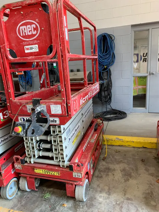 2019 MEC MICRO 19 Scissor Lift
