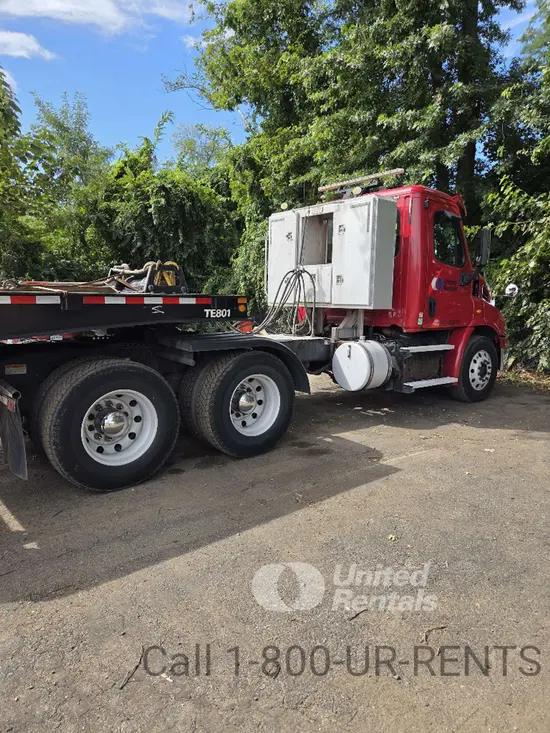 2020 Freightliner CA113DCD6X4