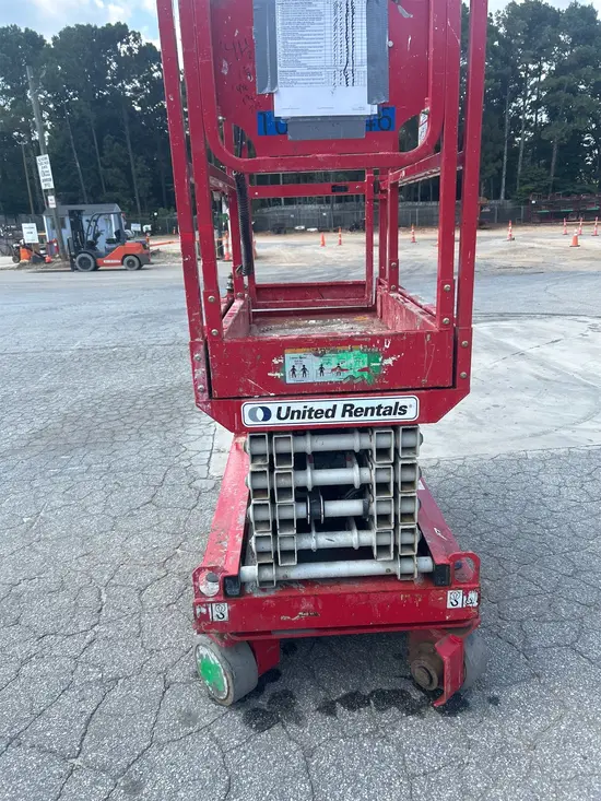 2019 MEC MICRO 19 Scissor Lift