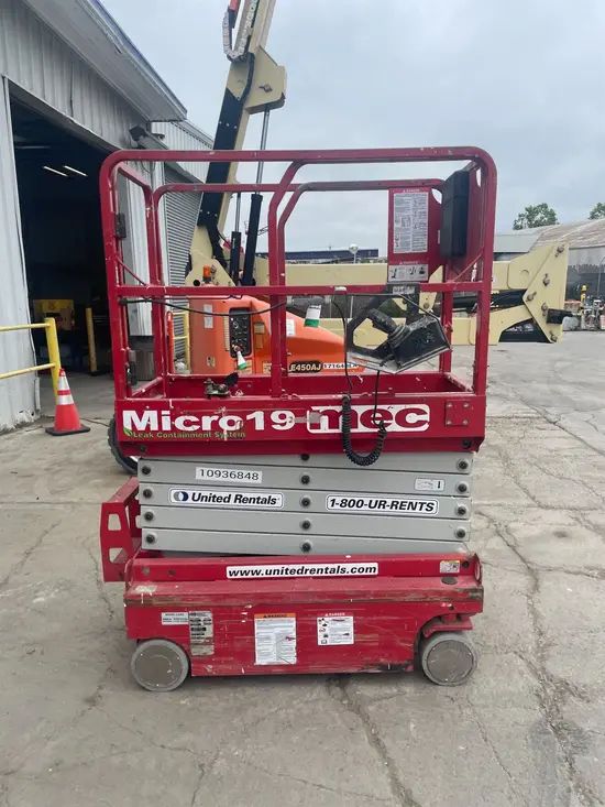 2019 MEC MICRO 19 Scissor Lift