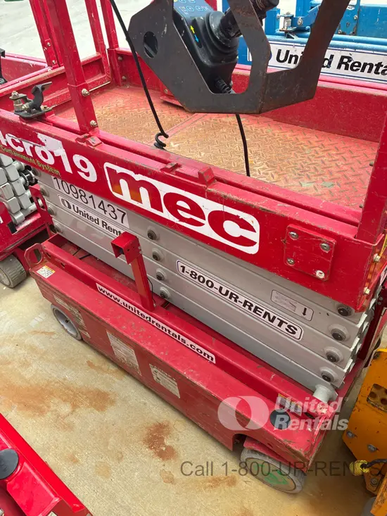 2019 MEC MICRO 19 Scissor Lift