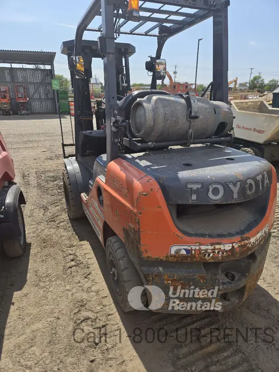 2018 Toyota 8FGU30 Warehouse Forklift