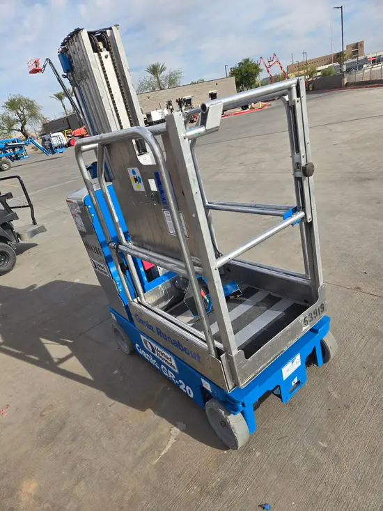 2019 Genie GR-20 Self-Propelled One-Person Lift