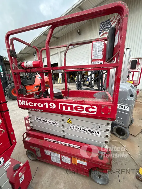2018 MEC MICRO 19 Scissor Lift