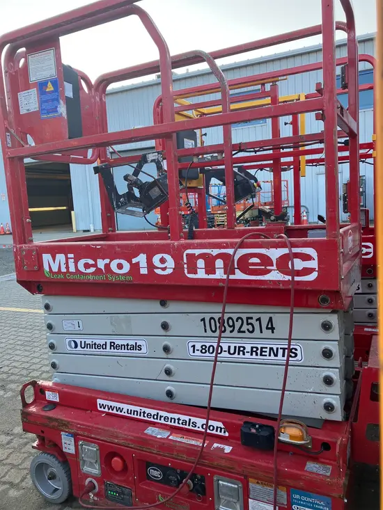 2019 MEC MICRO 19 Scissor Lift
