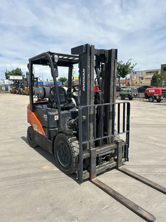 2022 Doosan G25P-7DF Warehouse Forklift