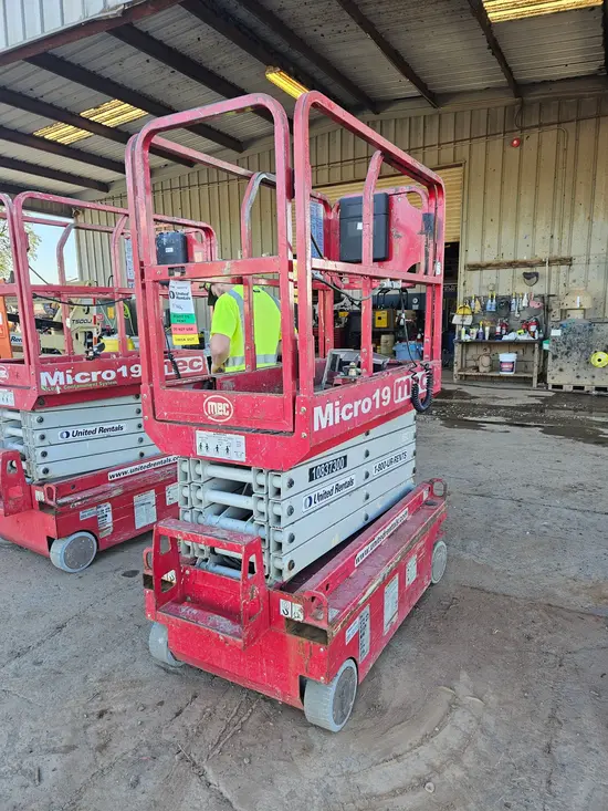 2018 MEC MICRO 19 Scissor Lift