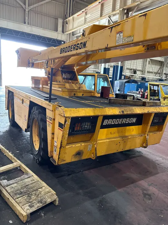 2014 Broderson IC-250-3D