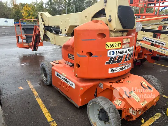2011 JLG E400AJPN Articulating Boom Lift