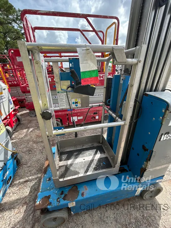2017 Genie GR-20 Self-Propelled One-Person Lift