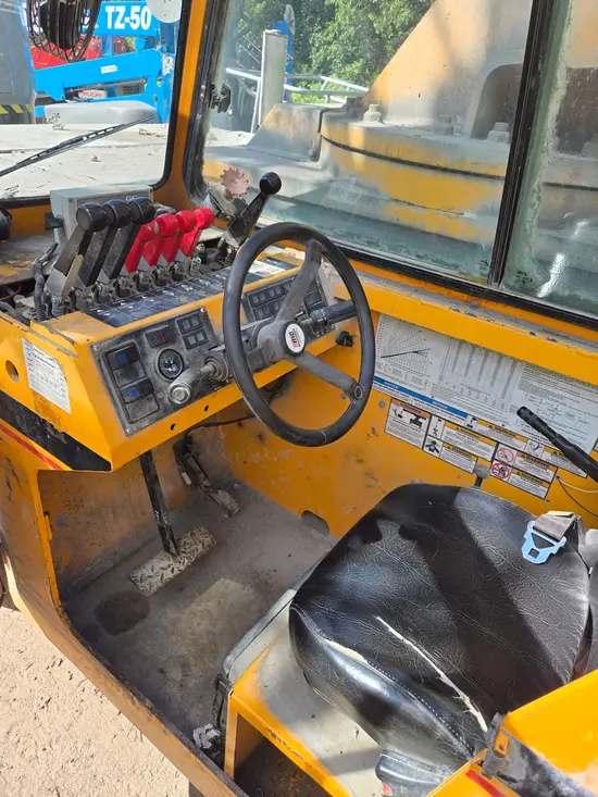 2014 Broderson IC-250-3D