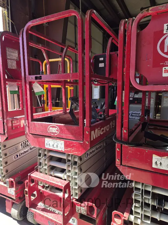 2018 MEC MICRO 19 Scissor Lift
