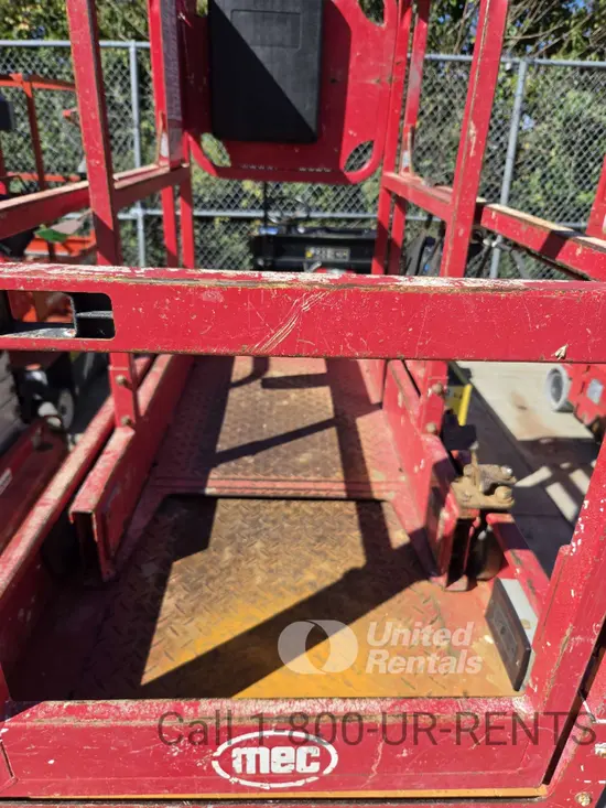 2018 MEC MICRO 19 Scissor Lift