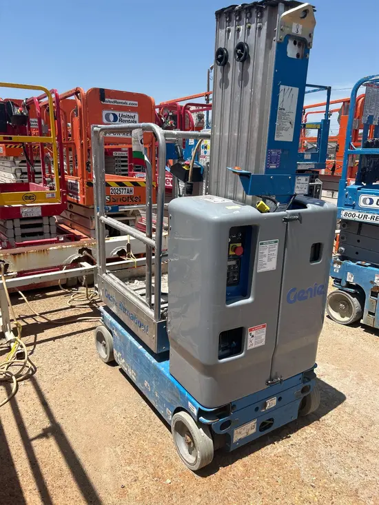 2018 Genie GR-20 Self-Propelled One-Person Lift
