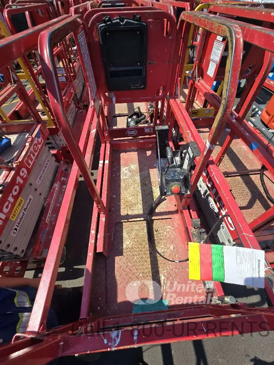 2018 MEC MICRO 19 Scissor Lift