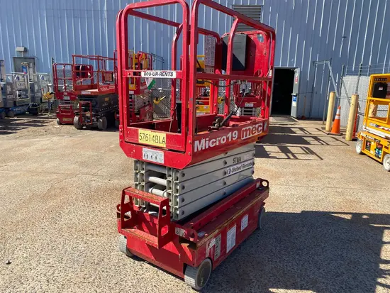 2018 MEC MICRO 19 Scissor Lift