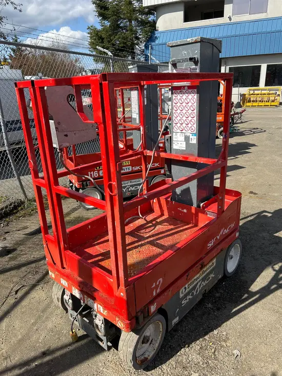 2018 Skyjack SJ12 Self-Propelled One-Person Lift