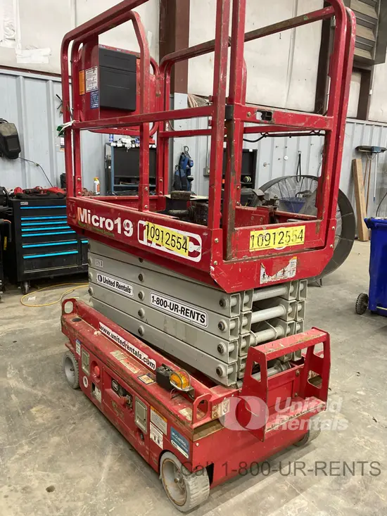 2019 MEC MICRO 19 Scissor Lift