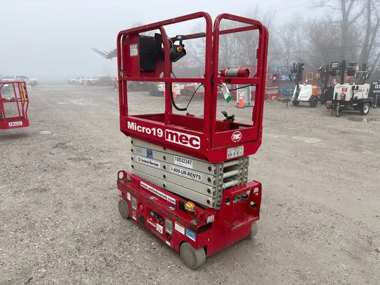2018 MEC MICRO 19 Scissor Lift