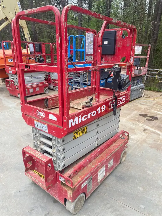 2018 MEC MICRO 19 Scissor Lift
