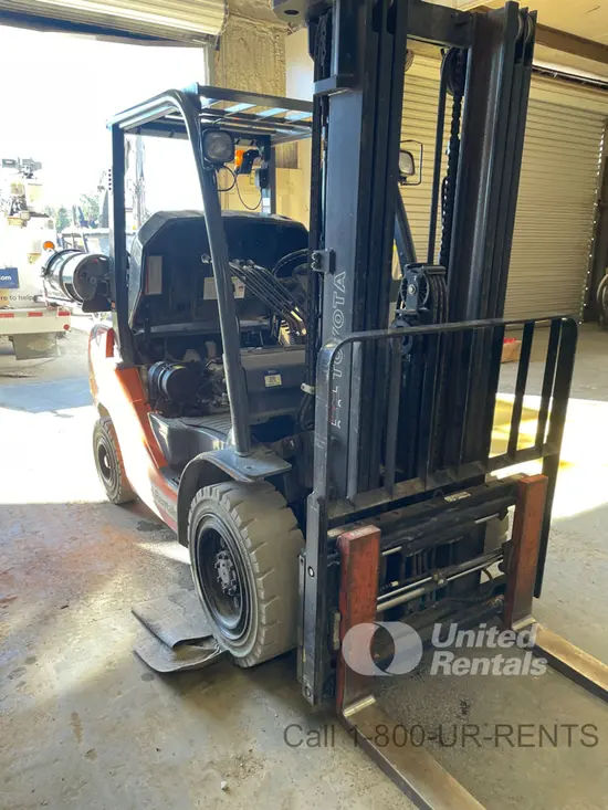 2019 Toyota 8FGU30 Warehouse Forklift