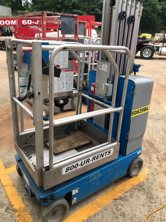 2017 Genie GR-20 Self-Propelled One-Person Lift