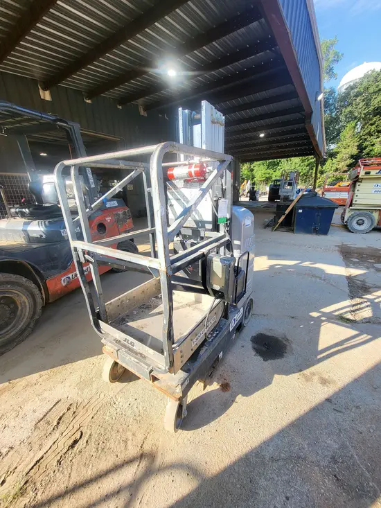 2017 JLG 20MVL Self-Propelled One-Person Lift