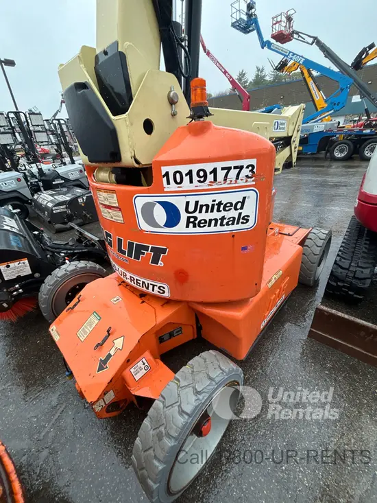 2013 JLG E450AJ Articulating Boom Lift