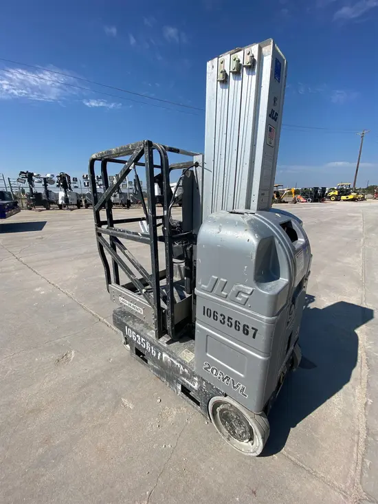 2017 JLG 20MVL Self-Propelled One-Person Lift