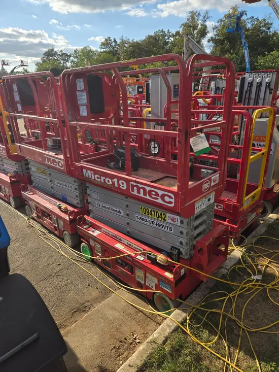 2019 MEC MICRO 19 Scissor Lift