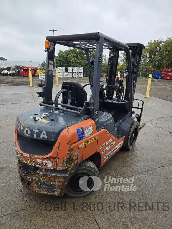 2019 Toyota 8FGU30 Warehouse Forklift