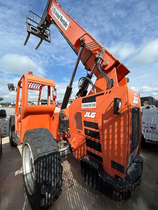 2017 SKYTRAK 6042 Forklift