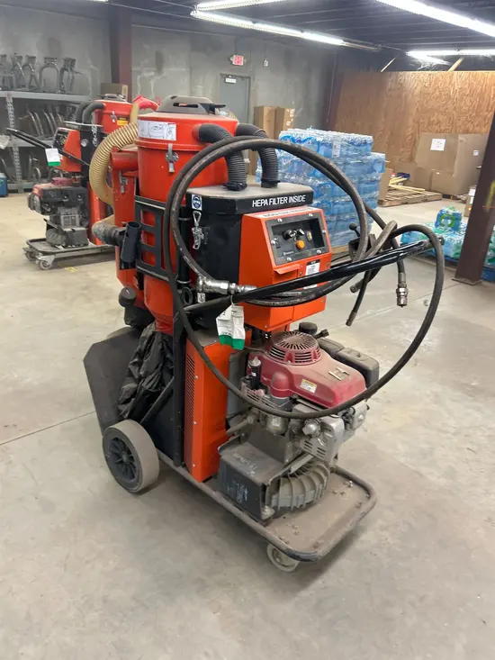 2021 Husqvarna T4000P Vacuum