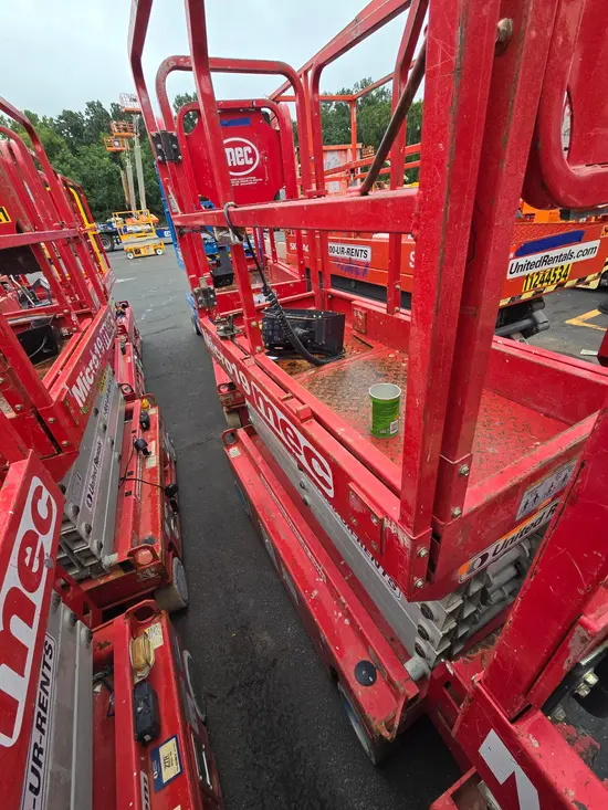 2019 MEC MICRO 19 Scissor Lift