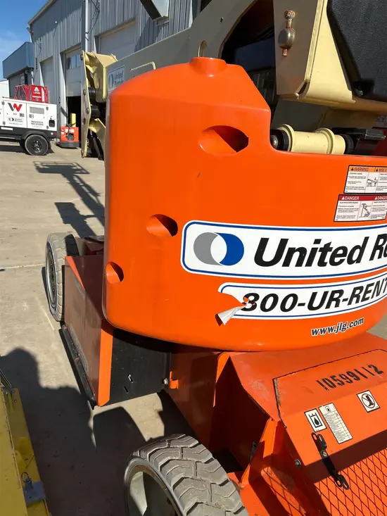 2017 JLG E400AJPN Articulating Boom Lift