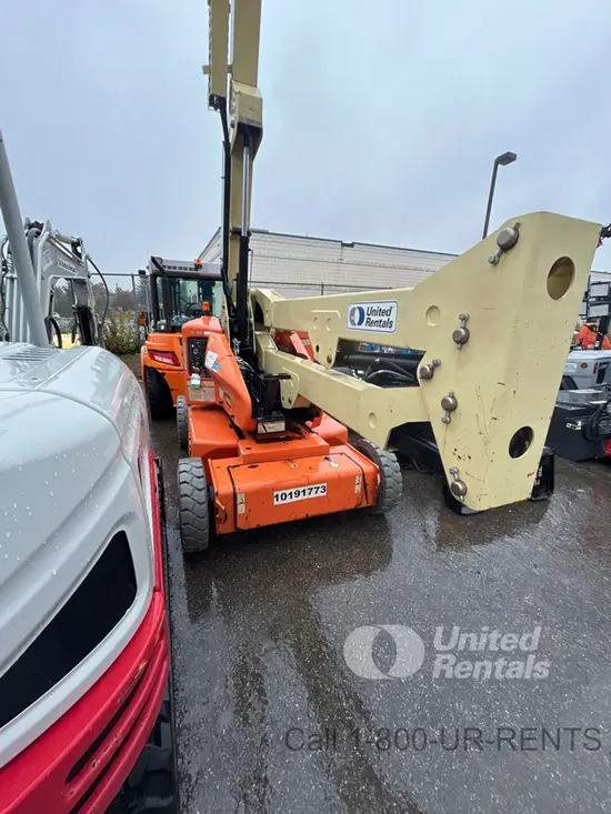 2013 JLG E450AJ Articulating Boom Lift