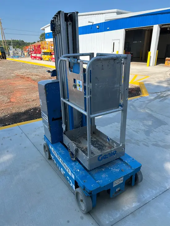 2019 Genie GR-20 Self-Propelled One-Person Lift