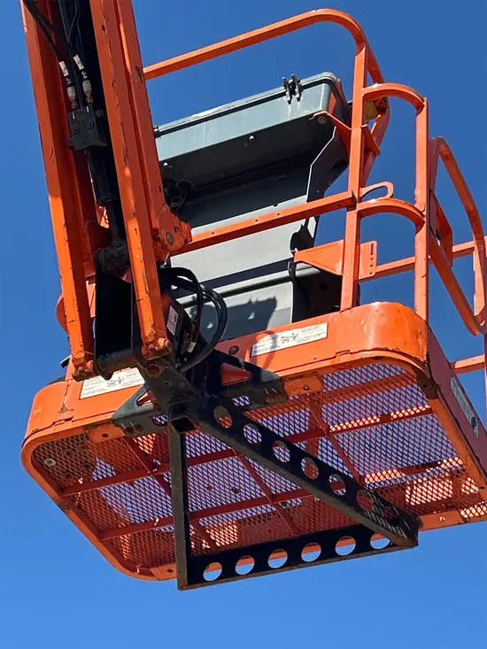 2017 JLG E400AJPN Articulating Boom Lift