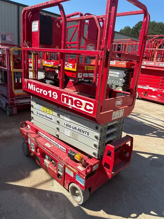 2018 MEC MICRO 19 Scissor Lift